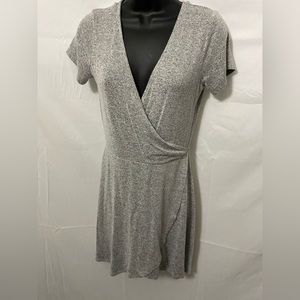 Forever 21 Gray Grey Medium wrap dress V neck short sleeve